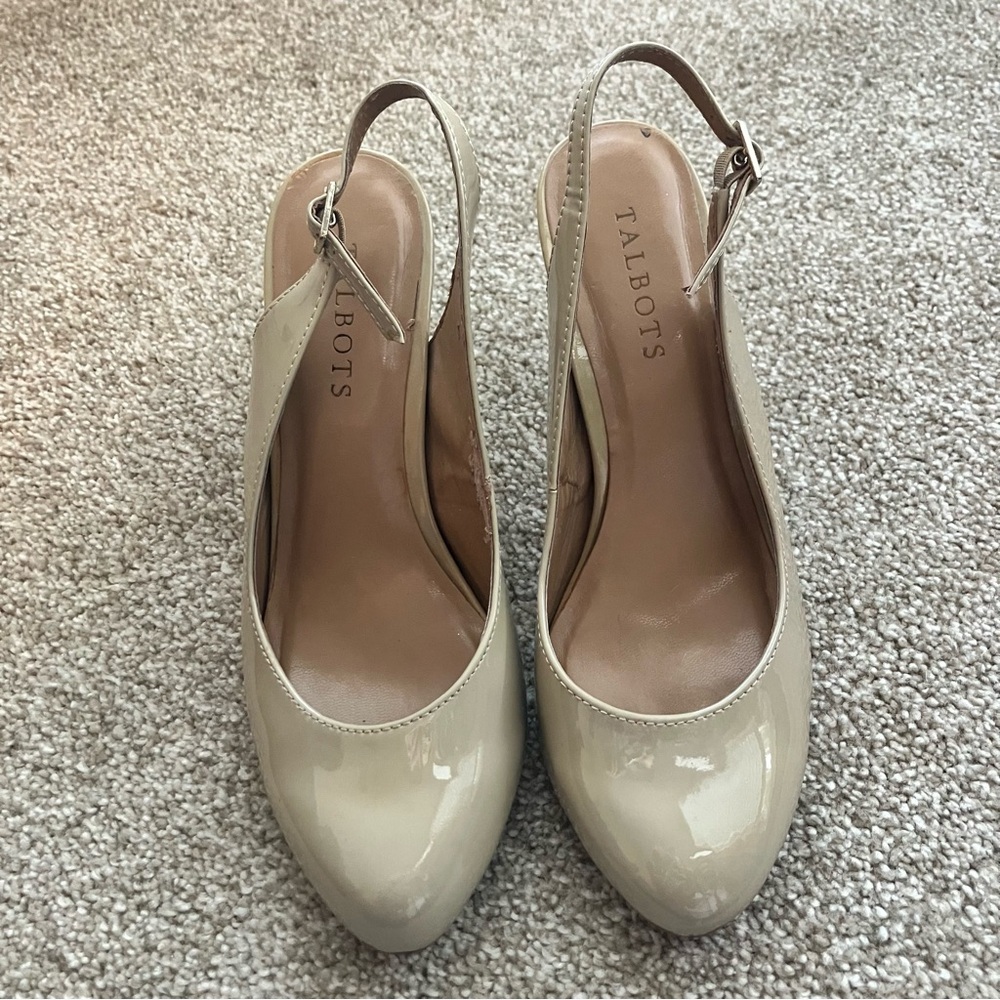 Talbots Cream Patent Slingback High Heel‎ Pumps Size 6.5 - Picture 4 of 7